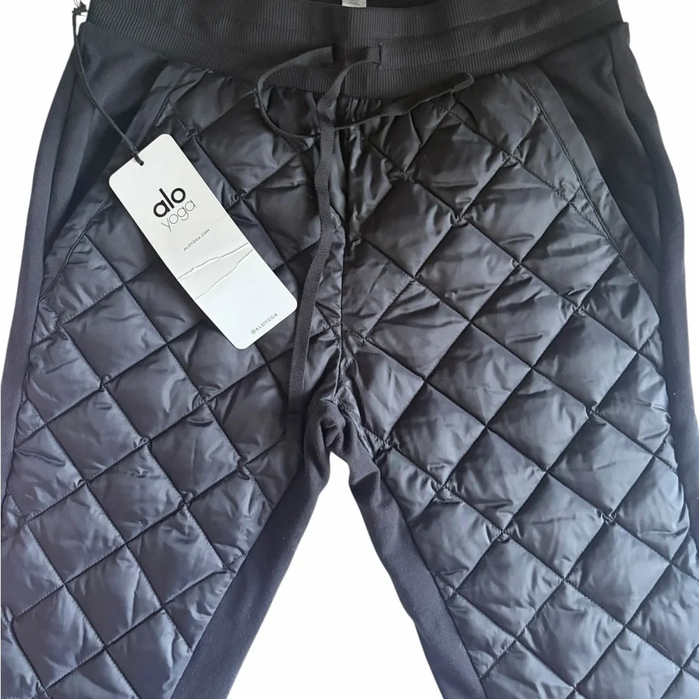 Alo Yoga Airbrush Winter Warm High-Waist Moto Puffer Pant | Medium | NWT